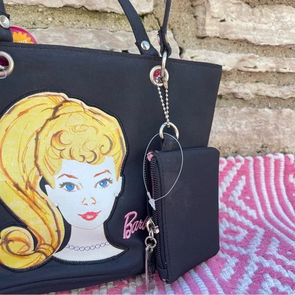 Vintage Barbie purse - Picture 2 of 3